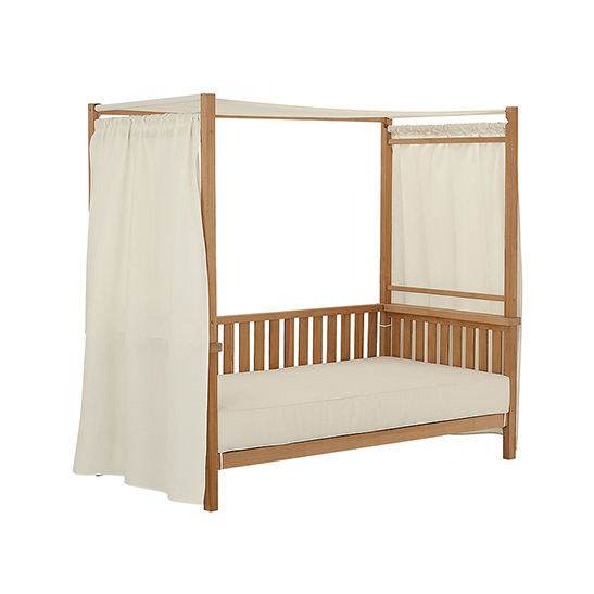 Totum day bed canopy
