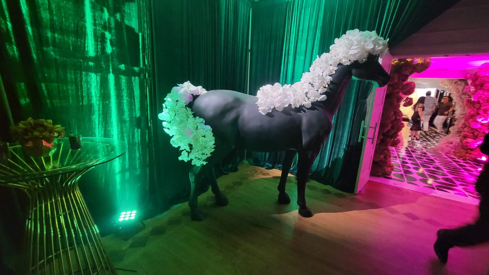Horse lamp life-sized black